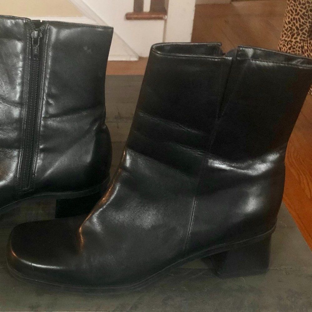Naturalizer Leather Boots​​​ - Picture 4 of 8